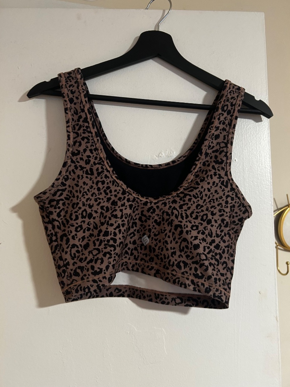Matching leopard print activewear set - Picture 3 of 4